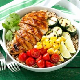 bbq chicken bowl with veggies and quinoa