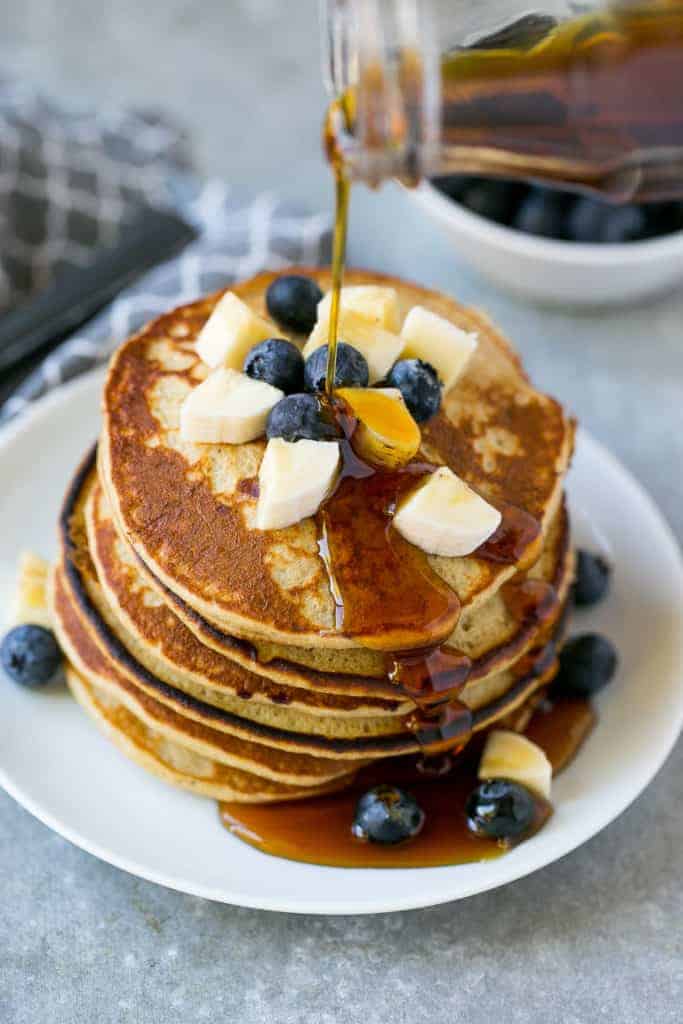 healthy blueberry banana pancakes