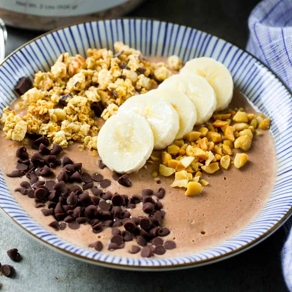 chocolate peanut butter smoothie bowl