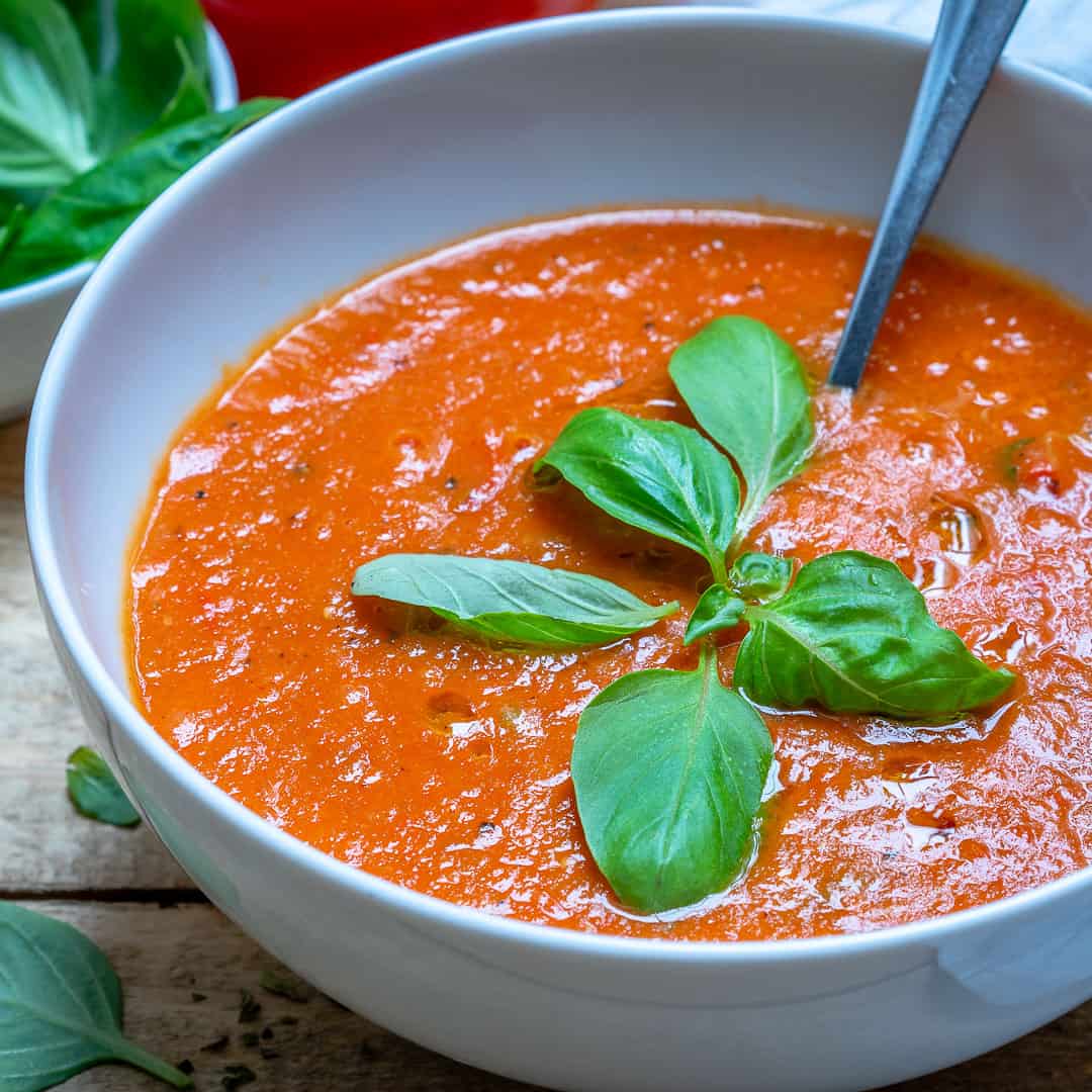 Homemade Roasted Tomato Soup with Fresh Tomatoes - Familystyle Food