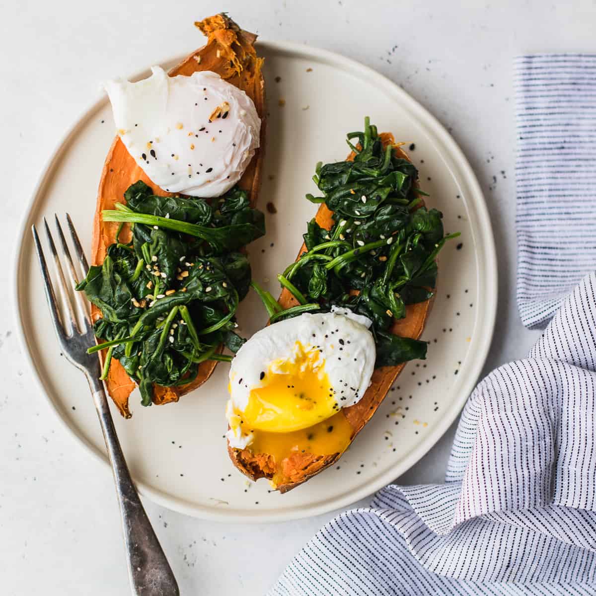 Perfect Poached Eggs - Fit Foodie Finds