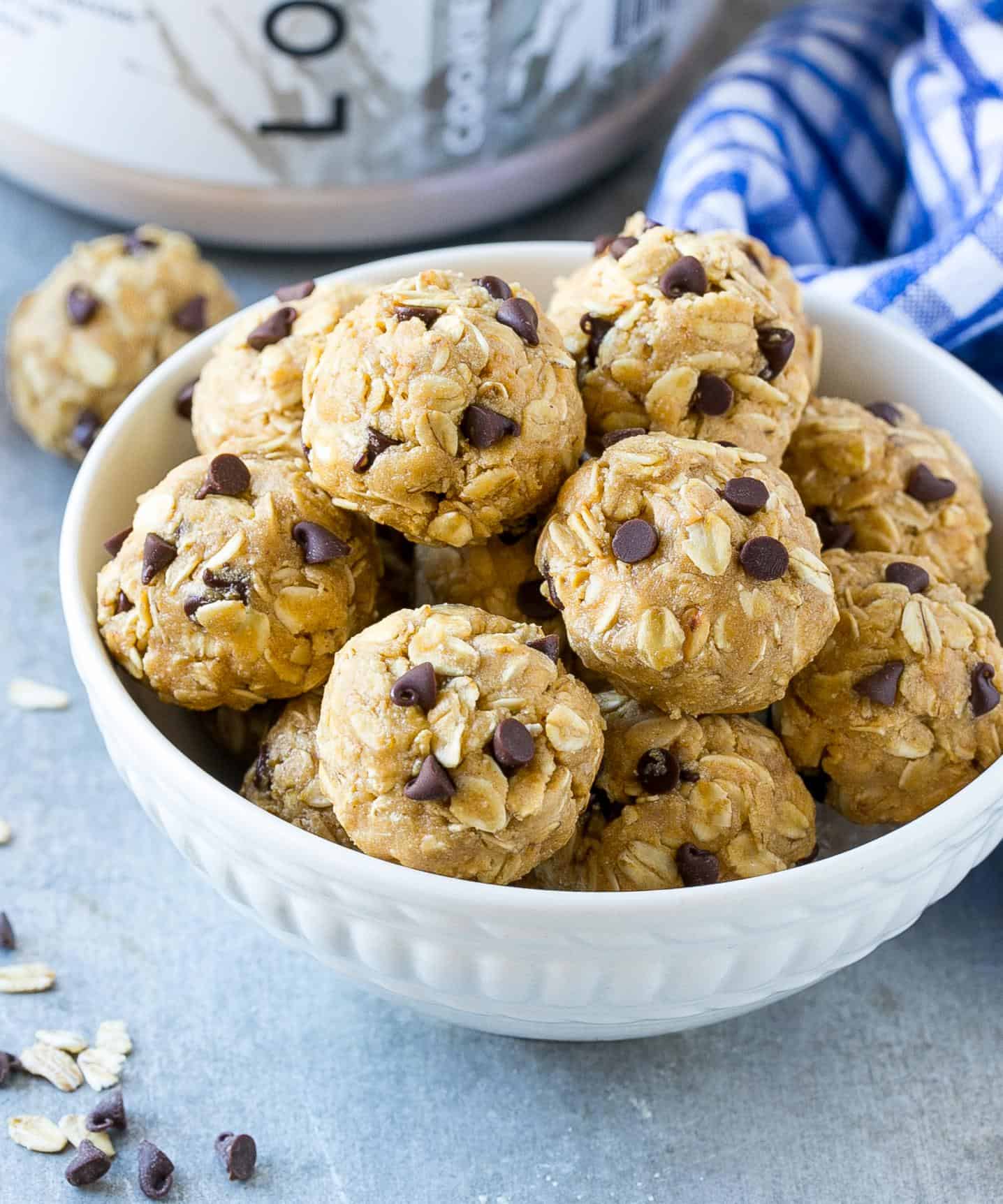 Chocolate Protein Energy Bites - Love to be in the Kitchen