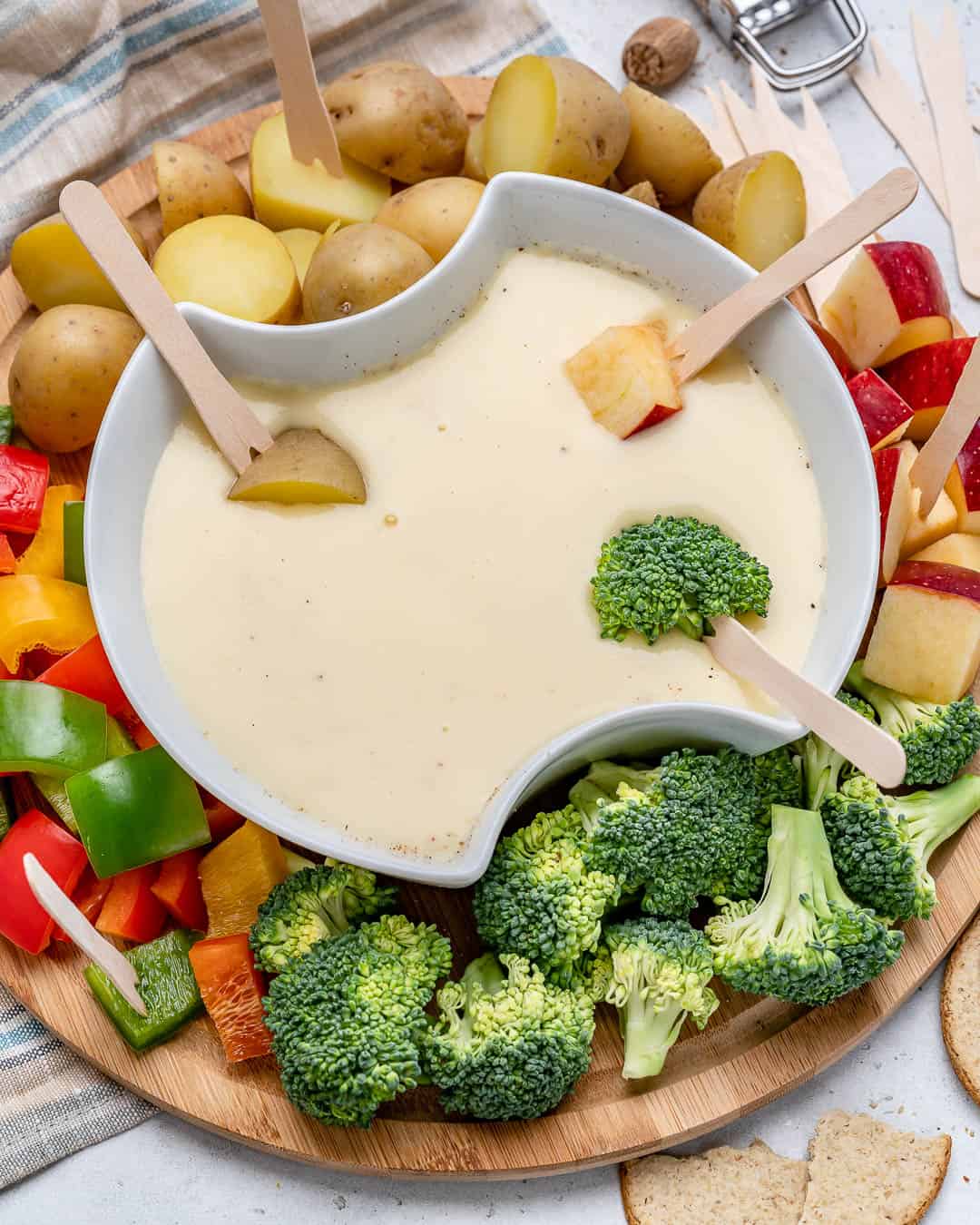 easy cheese fondue with dippers