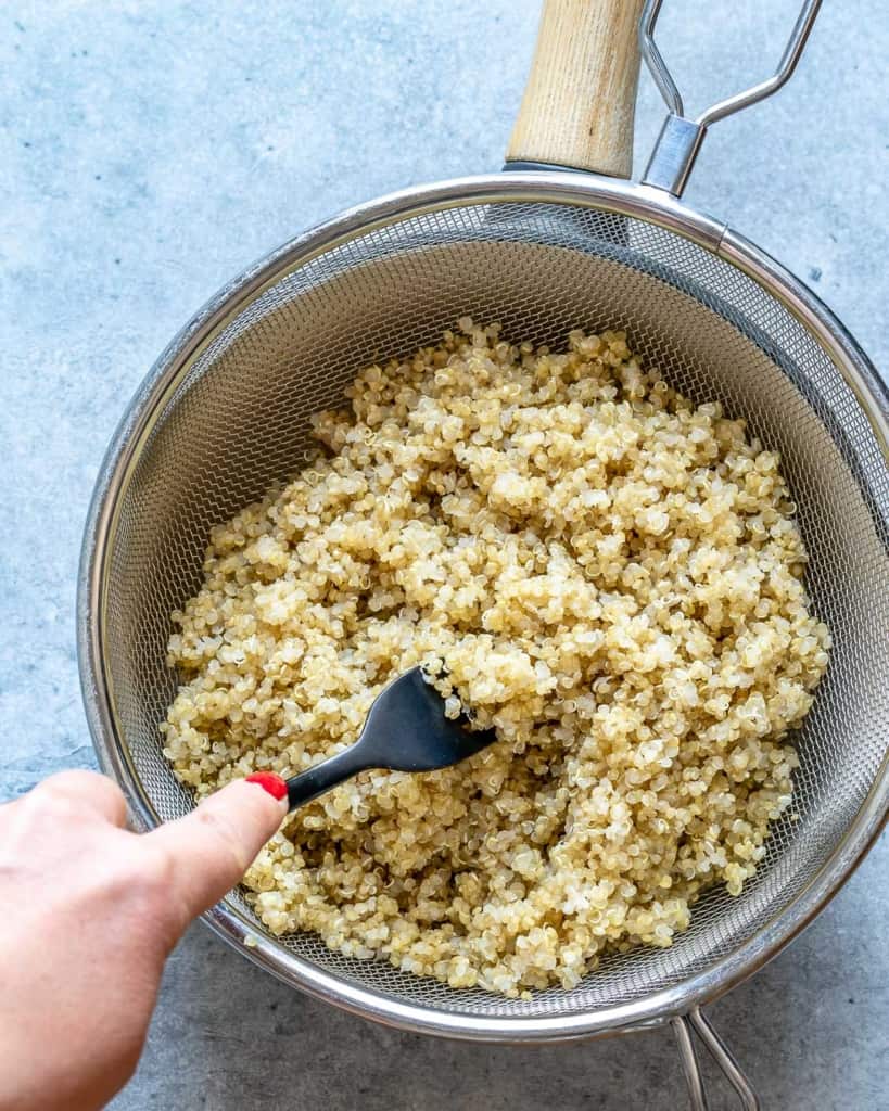 fluffing cooked quinoa
