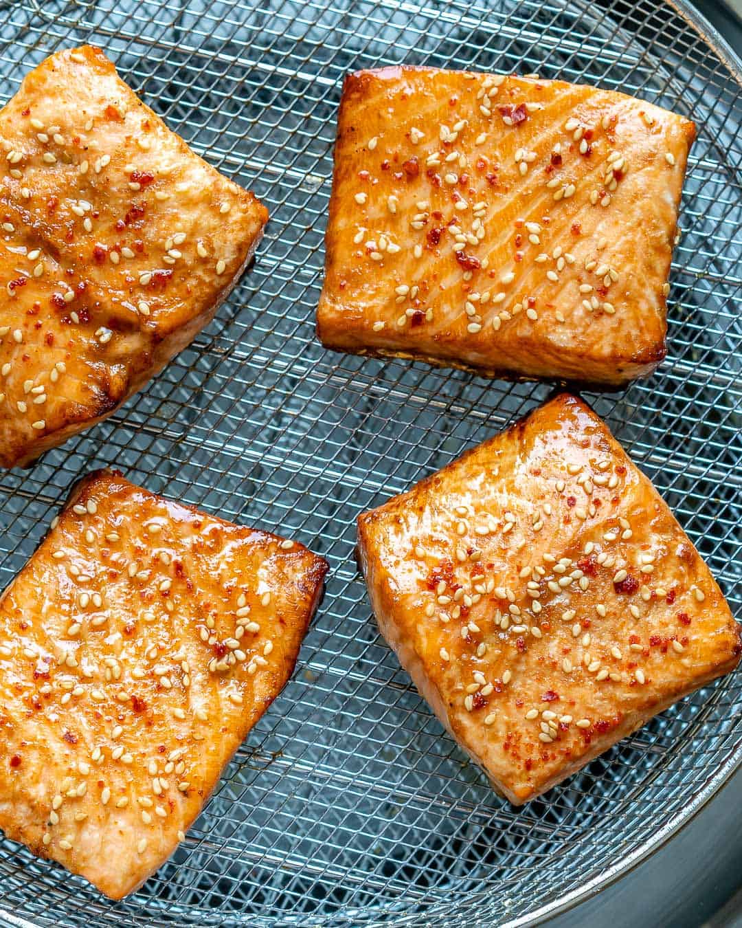 Sprinkle with sesame seeds and chili flakes. 