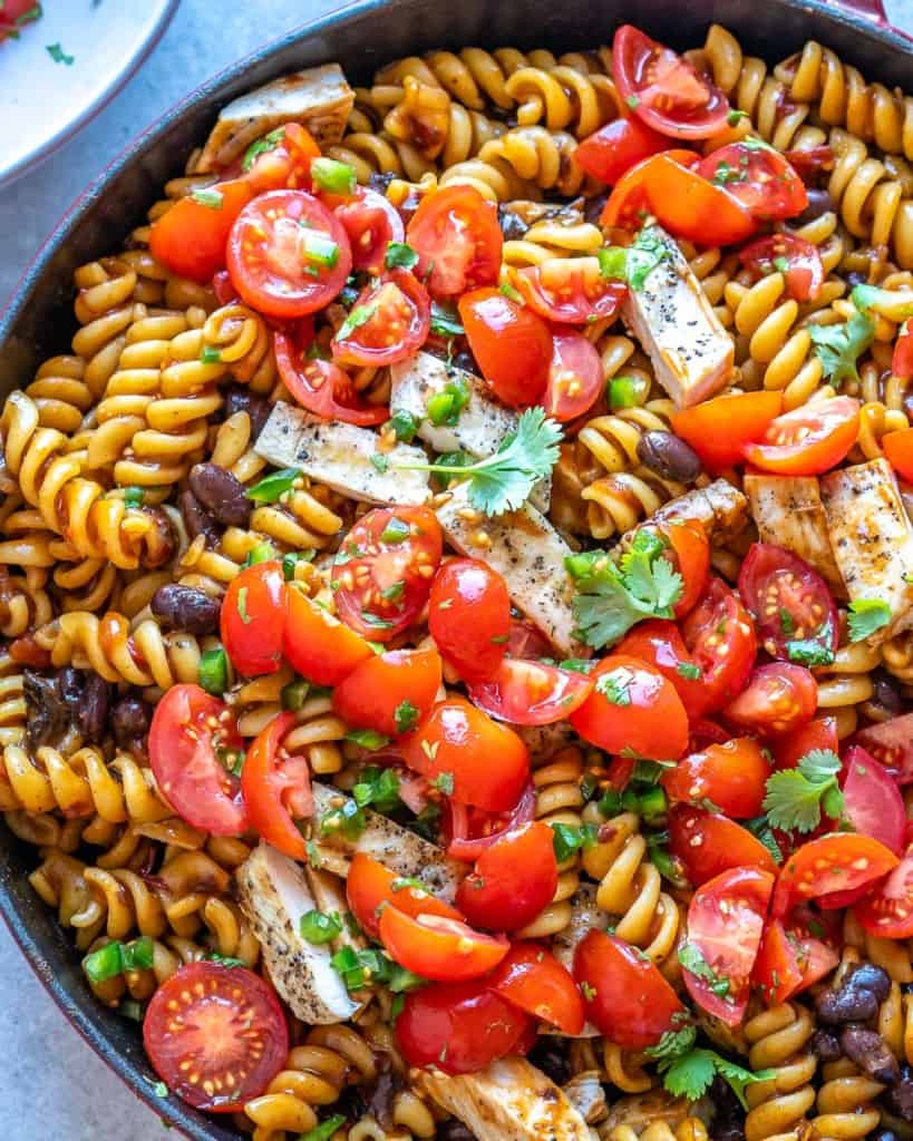 close up view of chicken pasta 