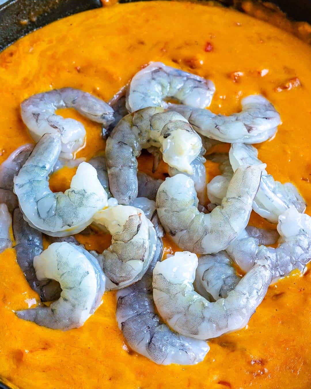 Shrimp peeled and deveined in curry sauce