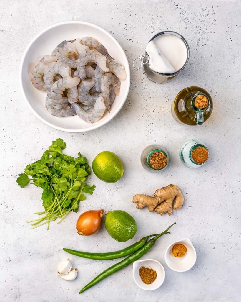 ingredients to make the shrimp green curry 