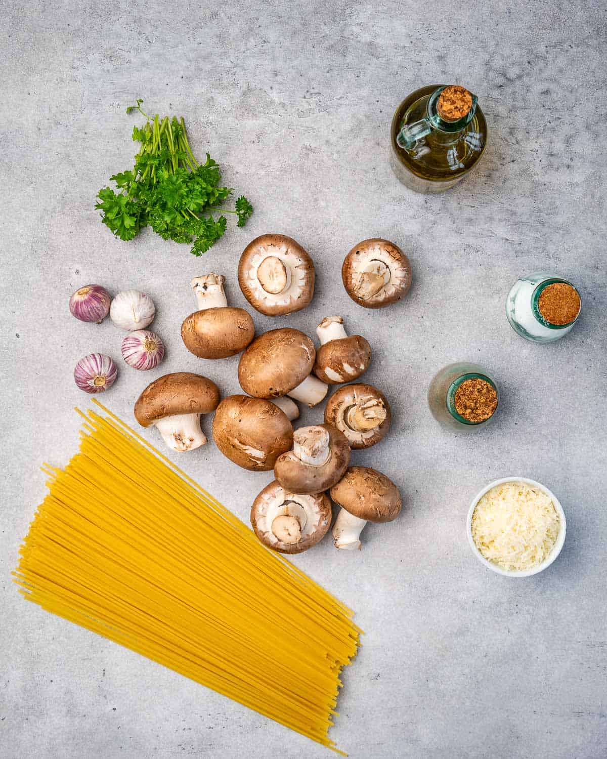 ingredients to make the mushroom sgaghetti