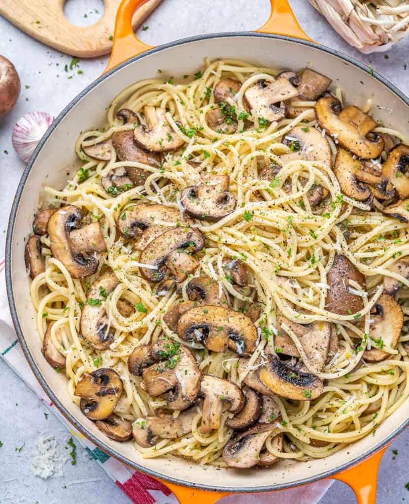 Easy Mushroom Garlic Spaghetti Recipe - Healthy Fitness Meals