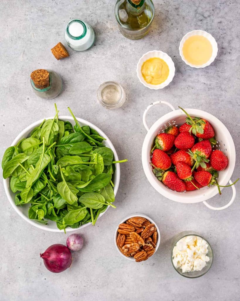 ingredients to make this spinach strawberry salad 