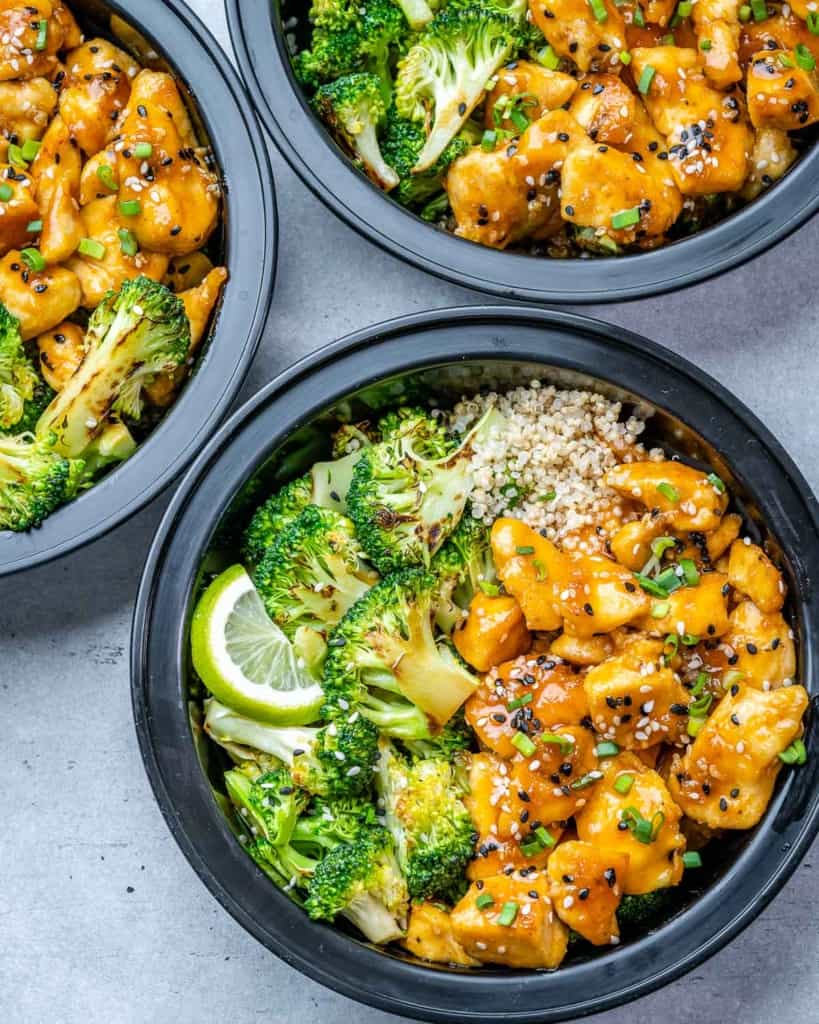chicken meal prep bowls with broccoli 