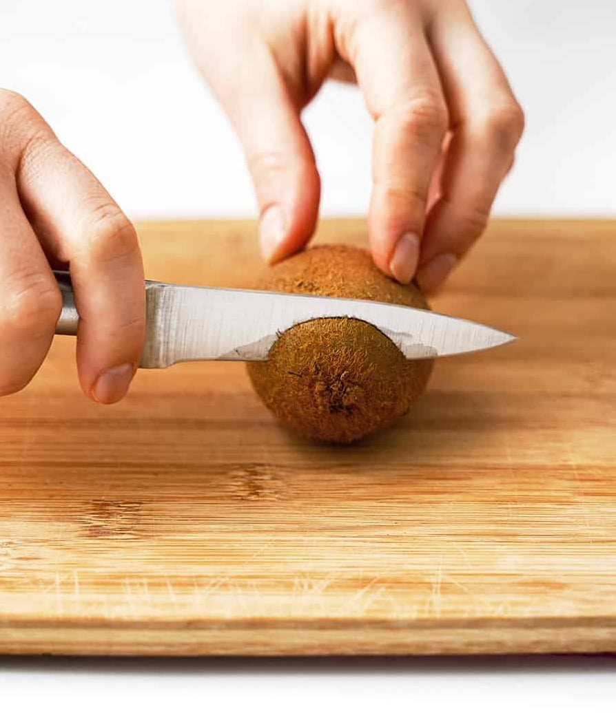 How To Cut a Kiwi: Different Methods – Dalstrong