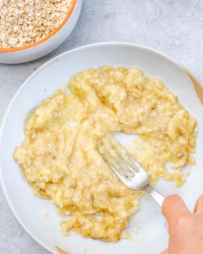mashed bananas in a bowl 