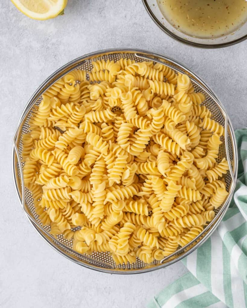 cooked pasta on a bowl