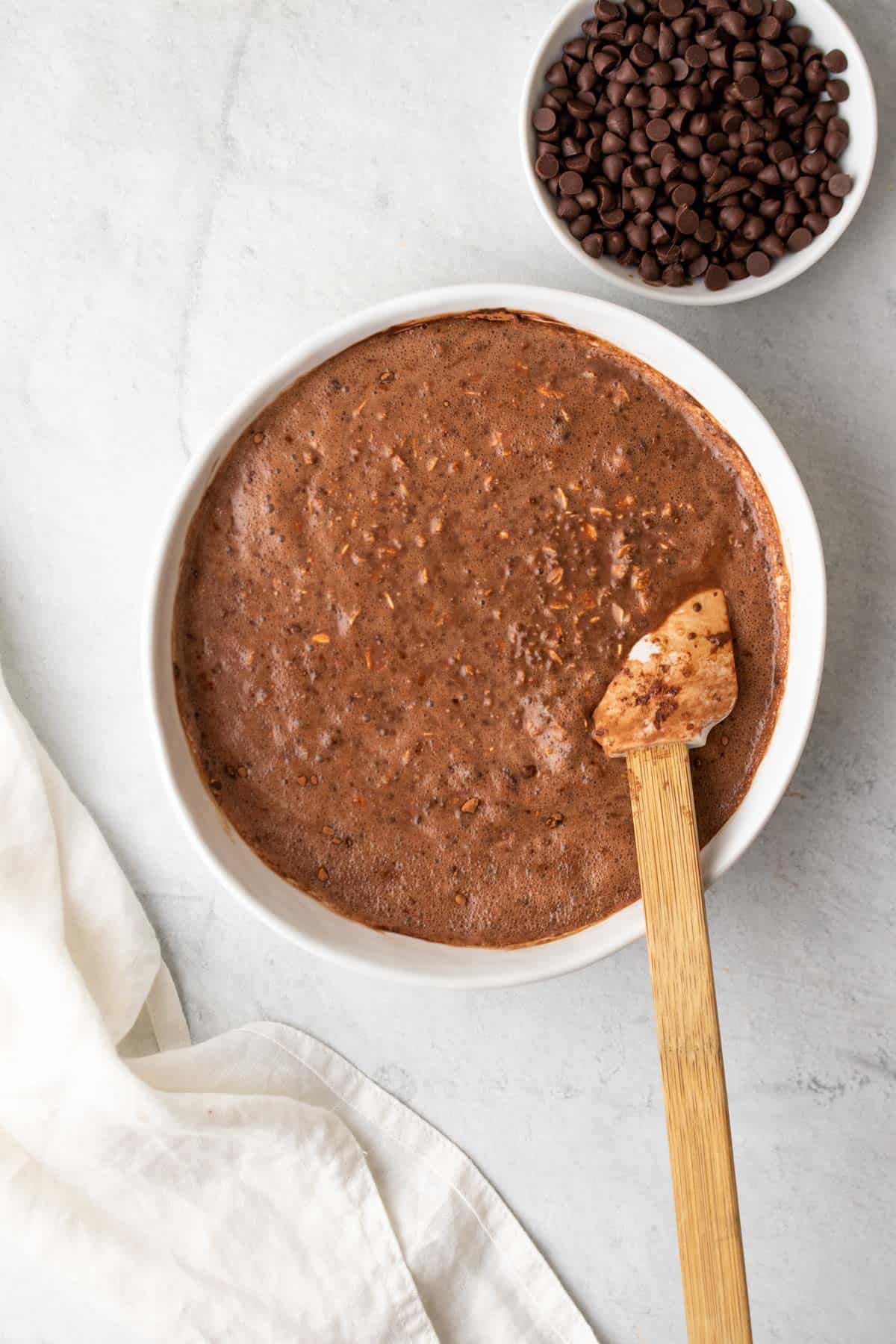 mixed overnight oats with chocolate and peanut butter 