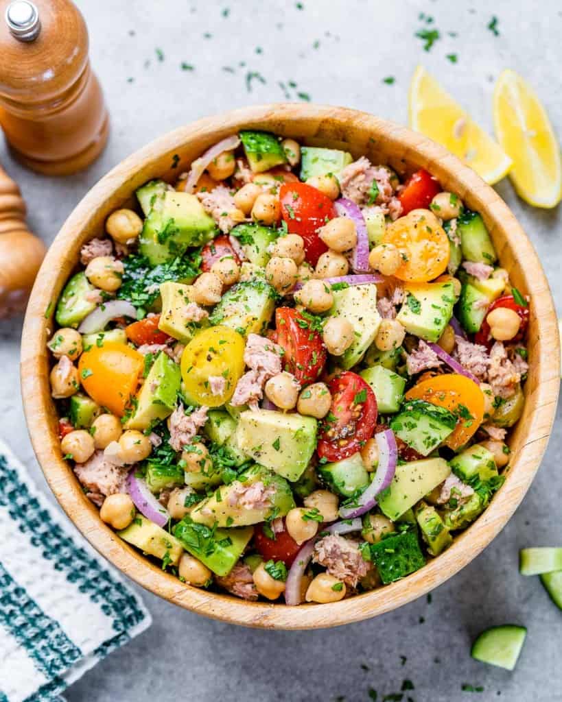 A large bowl with a salad made with chickpeas and tuna.