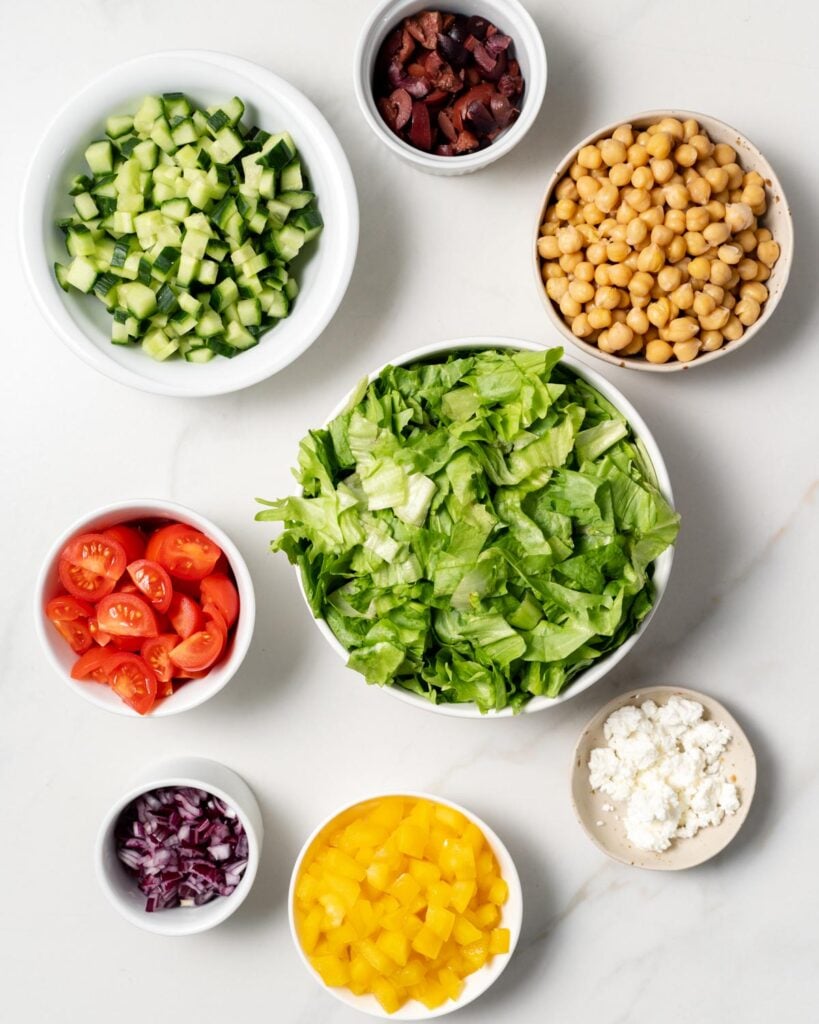 ingredients that goes in the mason jar to make greek salad 