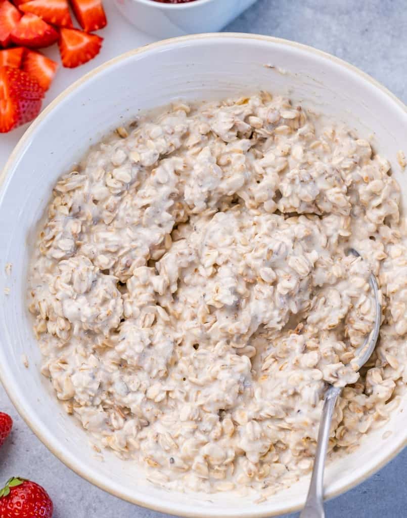 Oats mixed with yogurt and milk.