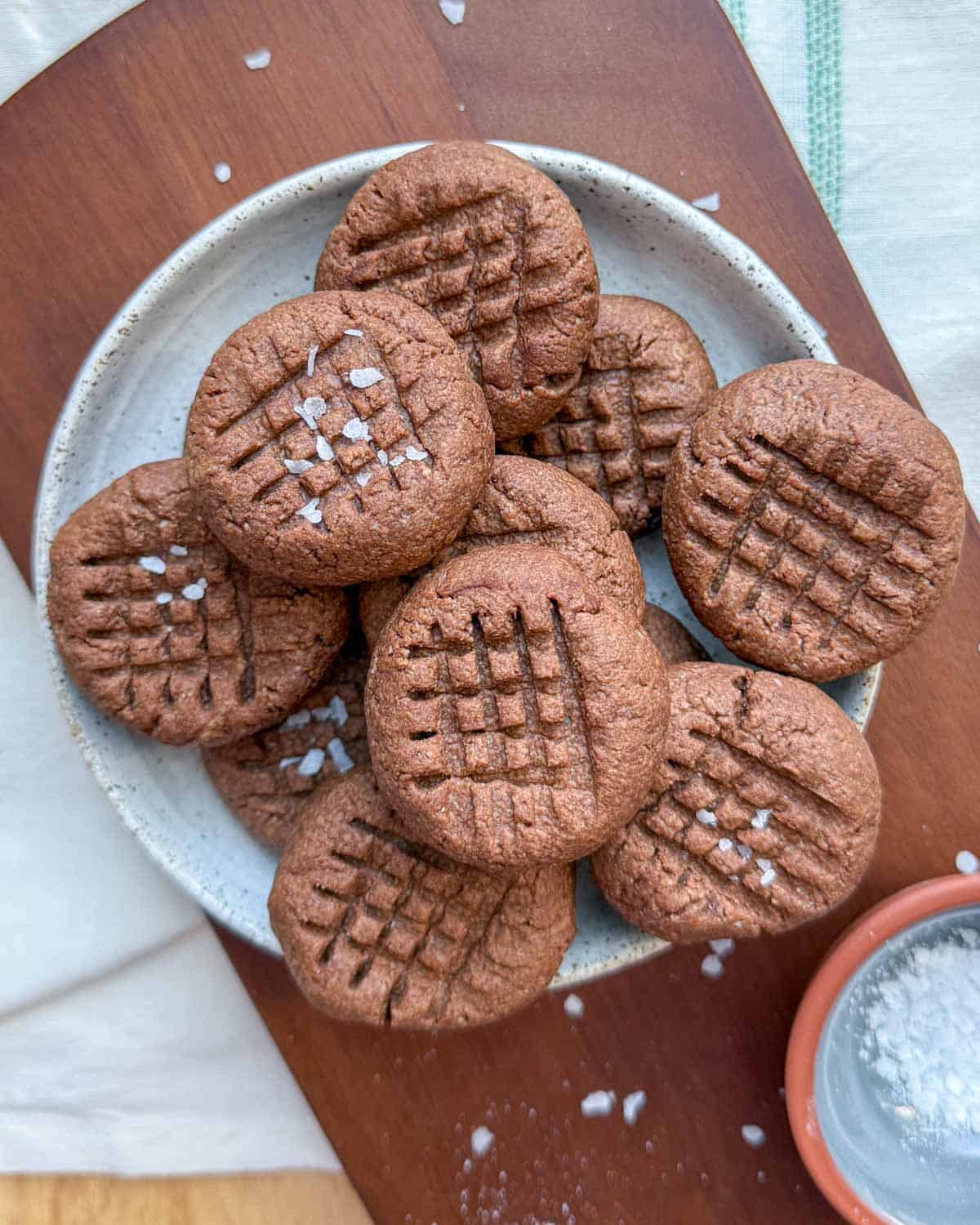 Almond flour cookies on a plate.