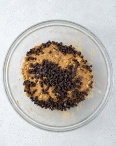 Chocolate chips were added over the peanut butter and oat mixture.