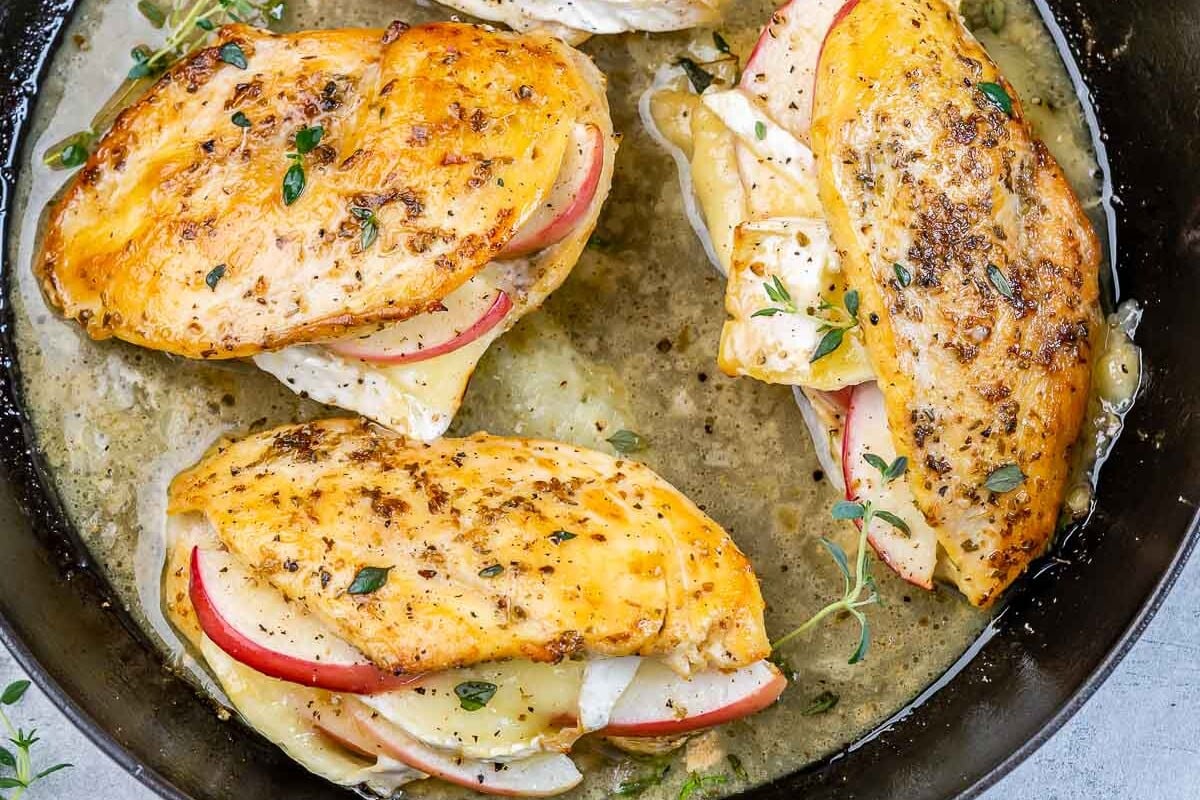 stuffed chicken breasts with apples and brie.