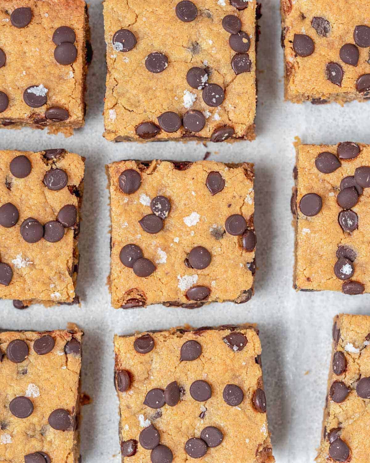 chocolate chip square cookie bars laid out.