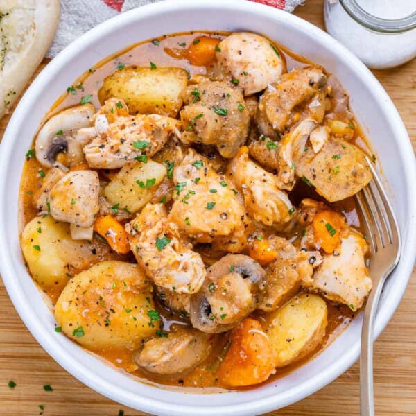 slow cooker chicken served in a bowl.